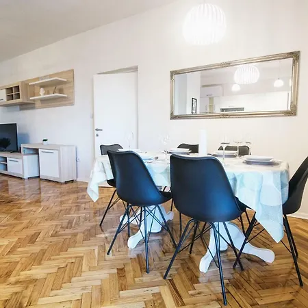 Peppermint Apartment